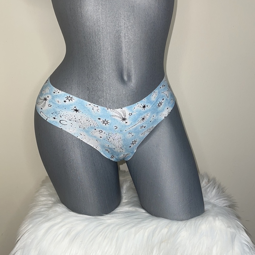 VICTORIAS SECRET NO-SHOW SEAMLESS THONG PANTY UNDERWEAR. NWT